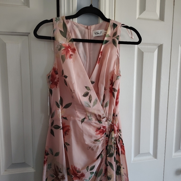 Eliza J Floral Gathered Dress Blush Sz 6 - Picture 8 of 15